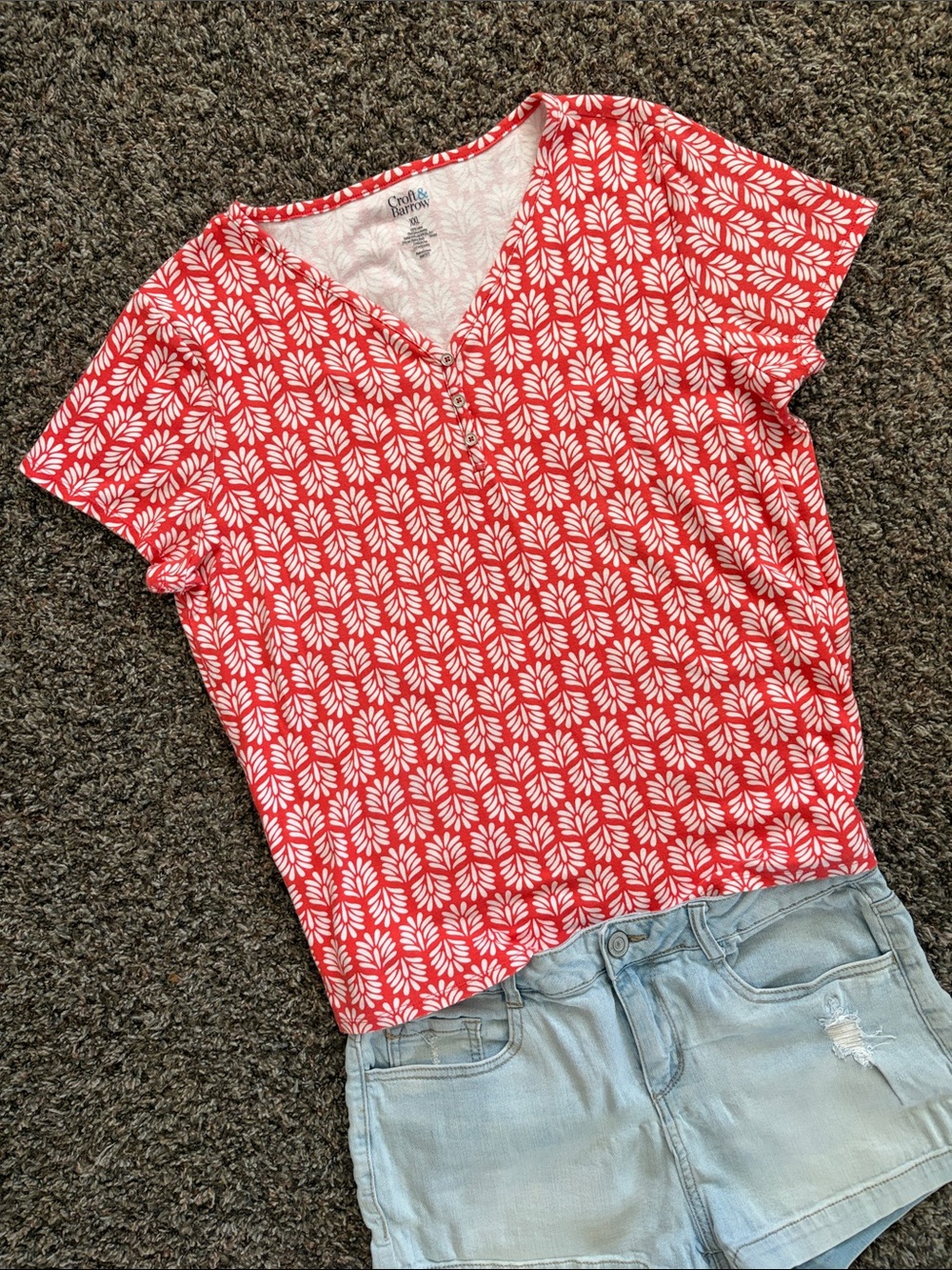 Croft & Barrow Coral and White Short-Sleeve Henley Pattern V-Neck Tee, Size XXL
